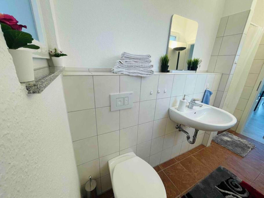 Schoenes Bungalow, Check-In Kontaktlos, Zentral Duisburg Ngoại thất bức ảnh